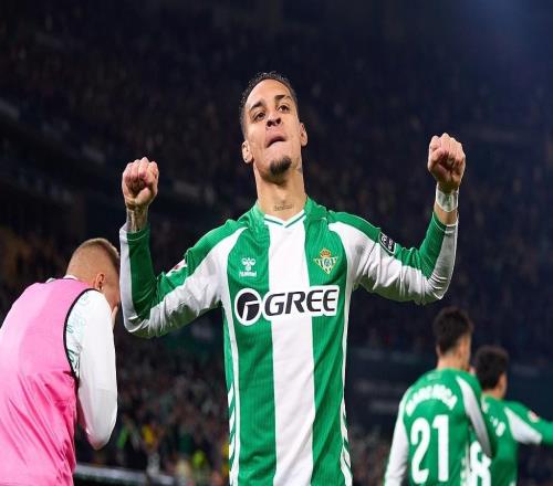 马卡报:安东尼周五恢复跟队训练,有望出战皇马