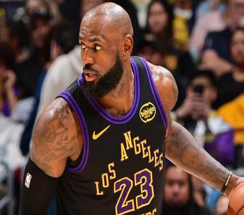 詹姆斯41岁还能砍31分,传奇巨星从不会因年龄而褪色!