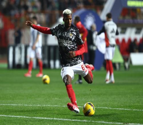 伯恩利中场弗洛伦蒂诺:不愿为安哥拉披甲,心系葡萄牙梦_英超直播