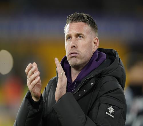 狼队主帅表示在引援时需先筹集资金,无论老将小将都要具备出色表现_英超直播