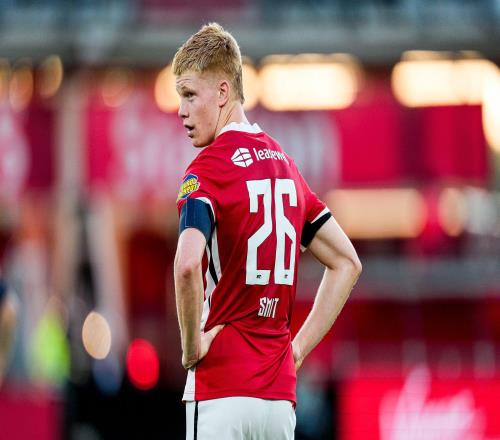 邮报:斯密特标价为6000万欧,但纽卡冬窗预算上限为5000万欧