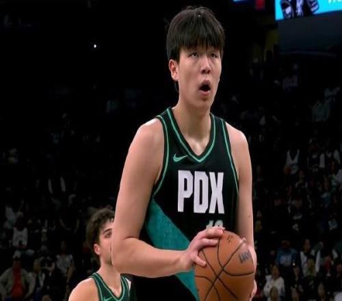 拓媒:杨瀚森本场没犯什么错,还贡献了克林根没有的2次盖帽