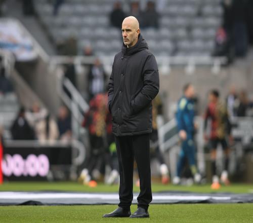 切尔西球迷抗议管理层:反对球员交易场模式,要求重回争冠之路