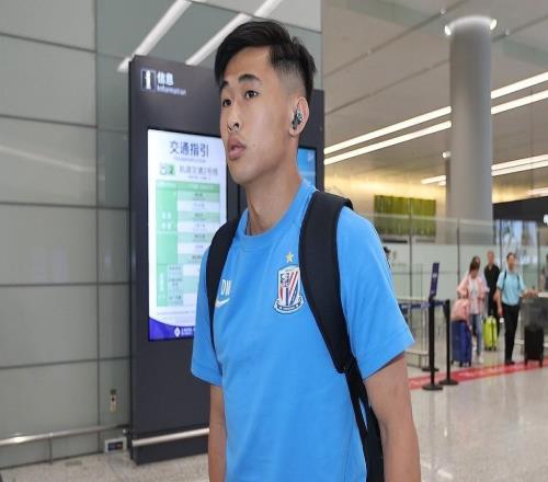 未受重用,戴伟俊代表申花出场29次,其中仅7次首发