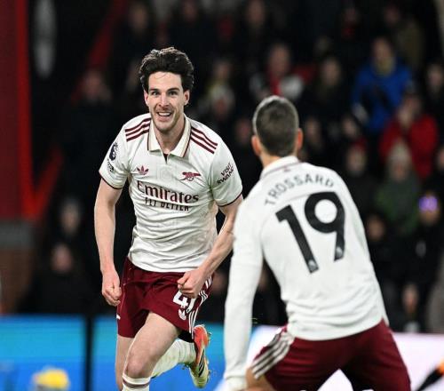 霸气7连胜!阿森纳32客场逆转苦主6分领跑英超1.2亿欧铁腰双响