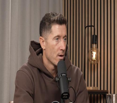 莱万:9分钟5球和对皇马大四喜印在我的脑海里梅罗激励了我