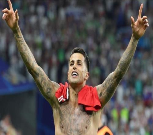 世体:坎塞洛愿大幅降薪转会巴萨,但只可能以租借形式加盟