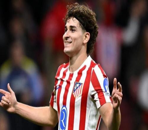 每体:巴萨密切关注阿尔瓦雷斯,但不急于谈判