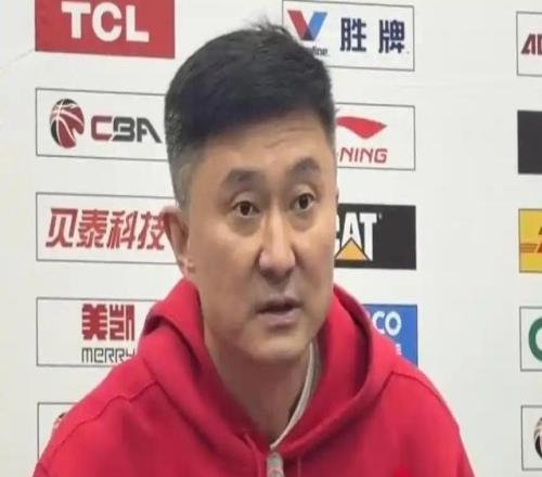 胡明轩11中3低迷遭恶评，杜锋赛后说出心里话，球迷误会小胡了