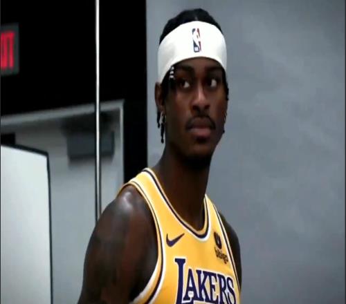 两条腿断过三次,篮球天才甘愿成为篮板苦力,湖人队的满分球员!