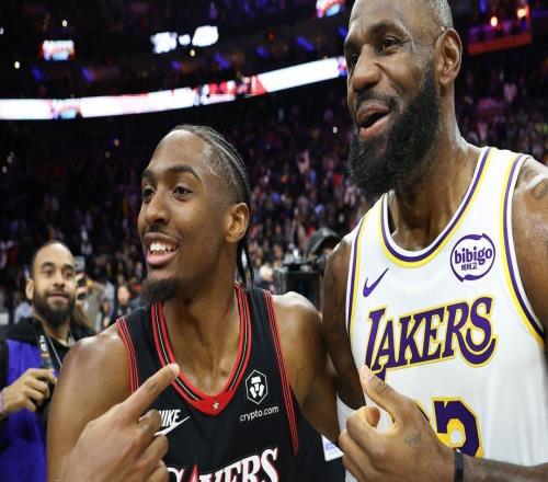 詹姆斯门徒,湖人队詹姆斯盛赞训练伙伴马克西和杰伦约翰逊