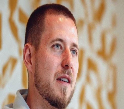 安东:我们相比上赛季进步明显,在下半程还需提升终结能力