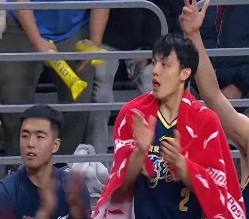 广东男篮避免连败,赛后听听媒体专家怎么说,建议徐杰自私一点