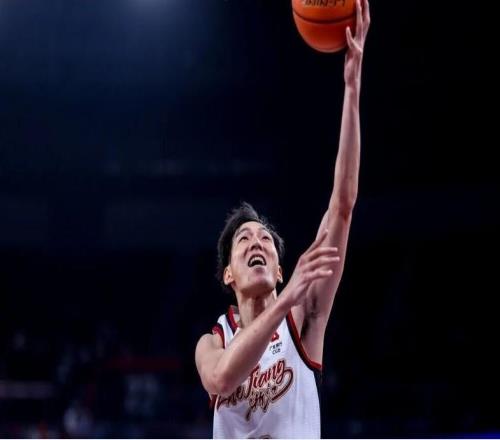 郭艾伦伤停!浙江35分狂胜广州徐昕仅2分陆文博16+4三分