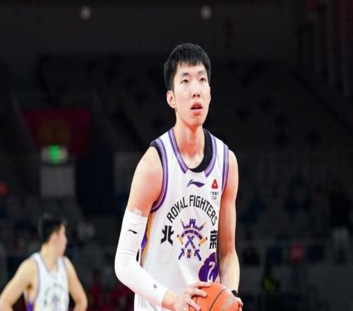 12战全败!段睿骐丢中圈三分绝杀四川惜败北控廖三宁18+6+5