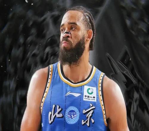 北京接触麦基有新消息,高诗岩低情商发言,辽宁男篮寻找新大外援