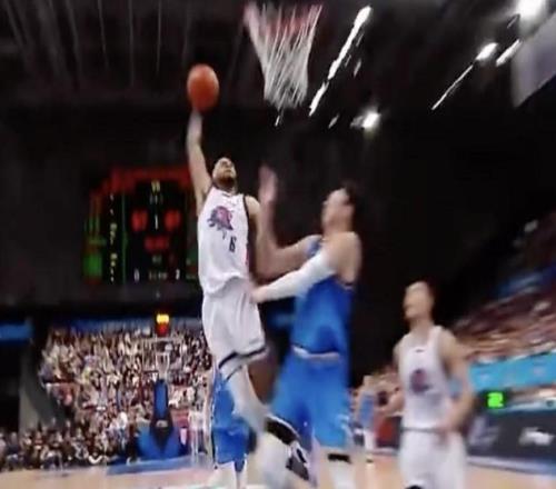 隔扣周琦+抛投绝杀,珀塞尔22分3板4助率队击溃北京收获五连胜