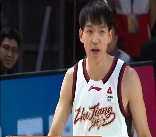 35分大胜CBA黑马,球迷:原来不是浙江球员水平差,而是丁伟太差