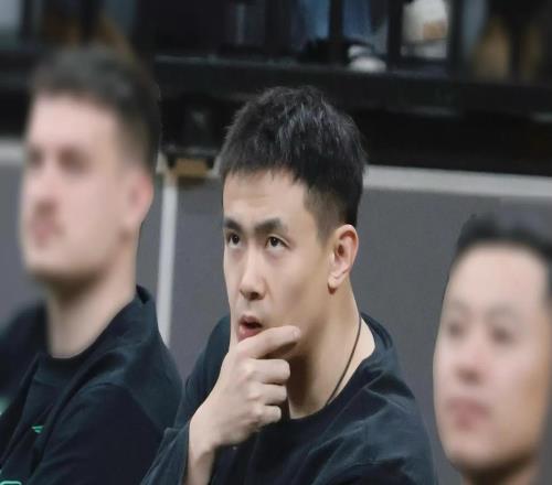 周琦:合作过最舒服后卫只有两个,翟晓川:教我打球的不是马布里