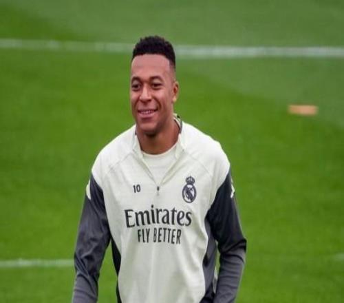 记者:姆巴佩今天将在马德里进行训练,然后前往沙特