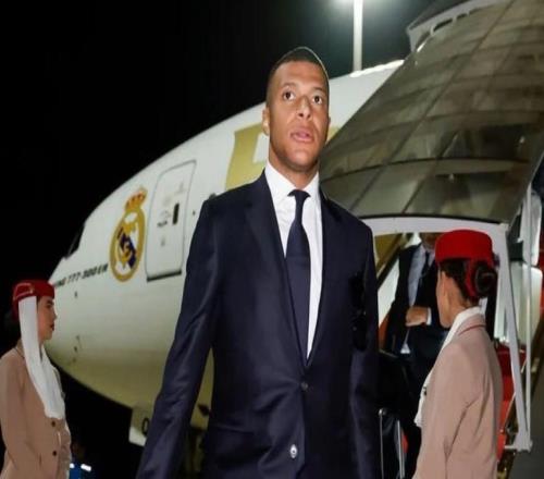 记者:姆巴佩已飞往沙特与皇马会合,这些天他一直努力训练