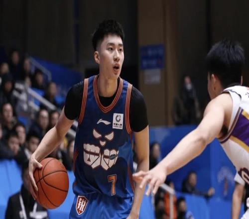 CBA又闹大笑话,冠军球队12连败,再不升降级中国男篮真晚了