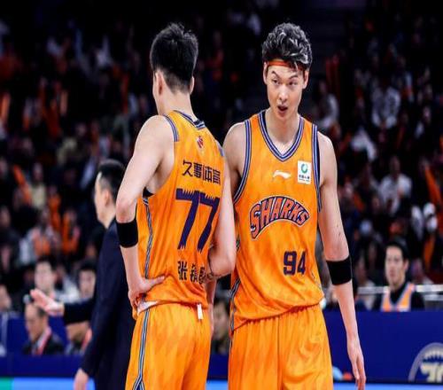 CBA排名大变天!上海逆袭冲上第一,首钢再遭打击,黑马杀出重围