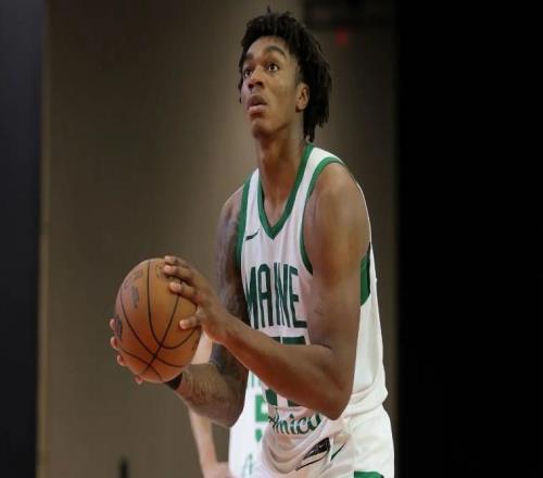 凯尔特人内线新秀在攻防两端都颇有特点,但他还是很难得到机会