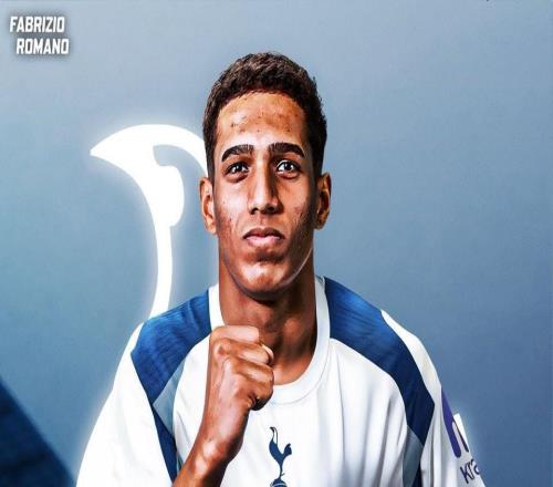 Herewego!罗马诺:热刺将以1500万欧签下桑托斯后卫索萨