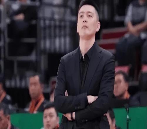 胜江苏发布会!杨鸣赞求胜欲与莫兰德发挥,点出助攻重要性!