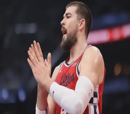 轰31+4+6!我们需要拉开空间,哈登赛后明牌了,而小卡也把话挑明