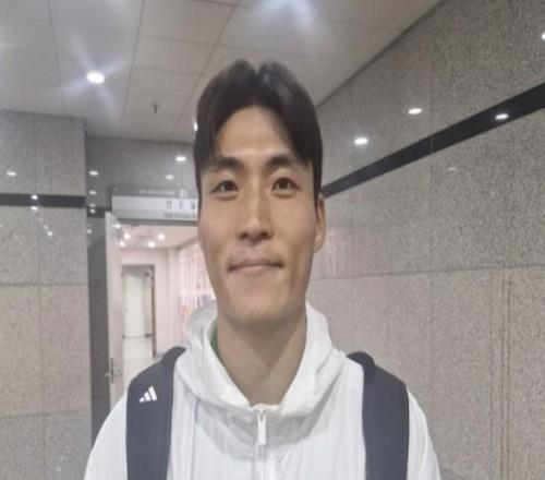 朴镇燮:我正在找中文老师队友们经常带我去韩餐馆吃饭