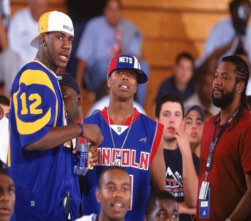 還記得他嗎曾和詹姆斯齊名，全美公認第1控衛(wèi)，卻在NBA徹底迷失