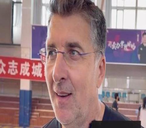 作為主帥首次帶領(lǐng)新疆訓練，格蘭：會總結(jié)球隊之前的錯誤進行調(diào)整