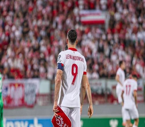 荣膺波兰世纪冠军奖,莱万:只要我跑得比大部分人快就不退役