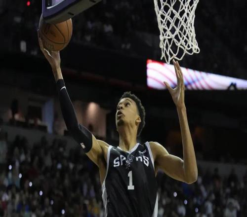 文班亞馬首發(fā)，馬刺又輸球了