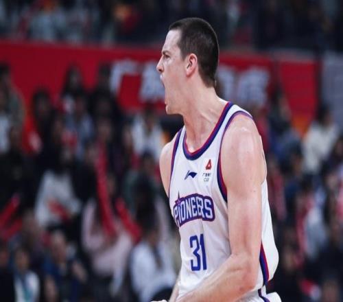 郭艾倫連續(xù)傷停11場！賴俊豪重傷廣州惜敗天津詹姆斯23+18