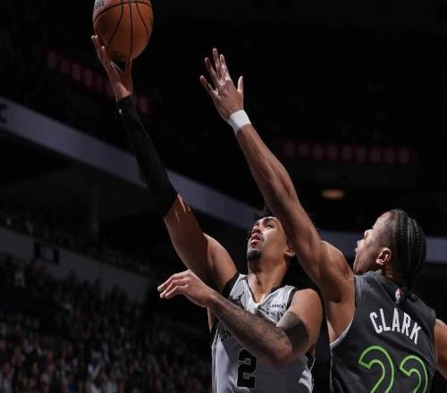 狠狠撞墻了！馬刺榜眼郎最近一段時間的狀態(tài)實在是有些離譜