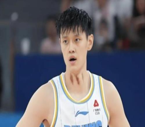 让周琦替补，减曾凡博战术，引超级小外，北京队最佳调整方案浮现