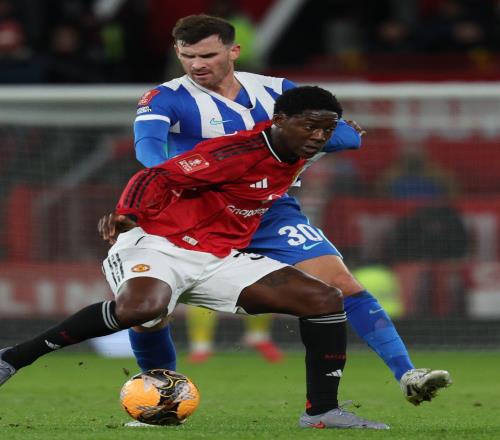 高情商的說(shuō)法是專注聯(lián)賽，低情商是一頓王八拳沒(méi)打過(guò)布萊頓