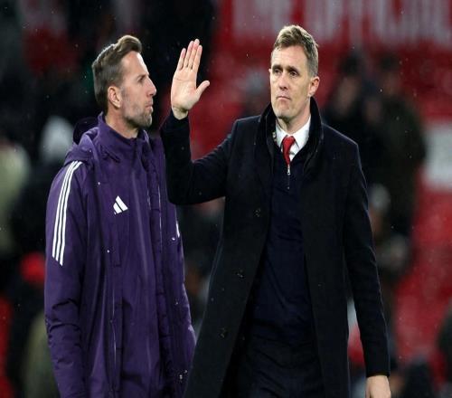 曼联再遭重创:足总杯主场12输球,本赛季所有杯赛都已提前出局