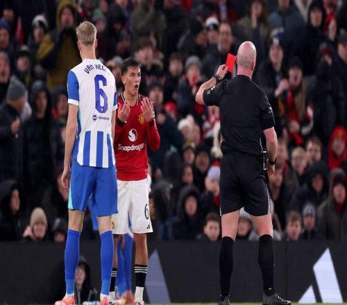 自卢克肖以来,莱西是首位被罚下的20岁以下曼联球员