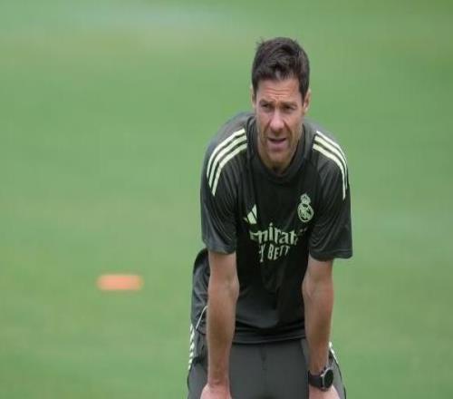 西甲豪门的饭碗不好端，阿龙索黯然下课离开伯纳乌