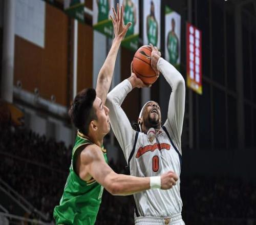 CCTV5直播!广东VS上海胜负难料,超级外援互不相让,杜锋冲4连胜