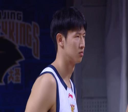 天赋全队最高!广东队强行提拔黄明依,但还没有打出来!