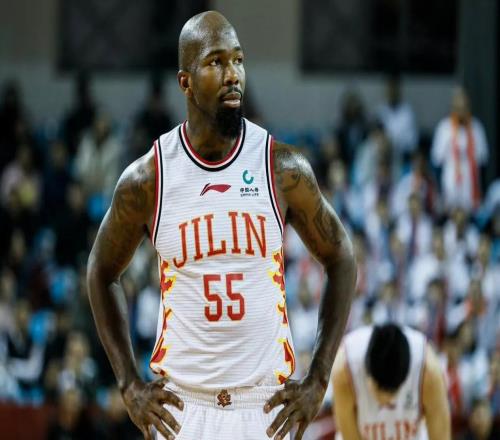 主動(dòng)聯(lián)系都沒(méi)球隊(duì)要！超級(jí)外援失業(yè)了，被CBA放棄