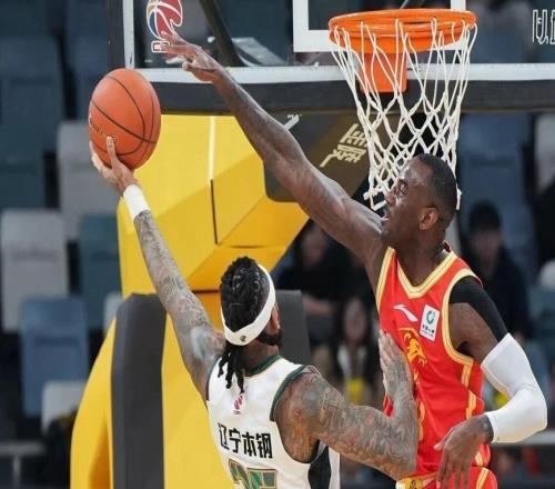 幾乎逢強(qiáng)必敗，本賽季至今僅7勝7負(fù)，遼寧男籃只是缺少趙繼偉