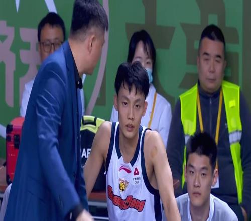 张昊受伤后!广东队内线告急,杜锋狂练黄明依,朱芳雨拒绝王浩然