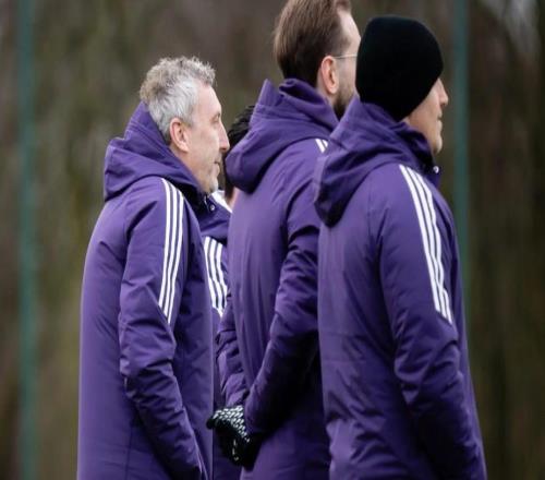 密切关注,威尔科克斯在卡灵顿观看了卡里克的首堂训练课