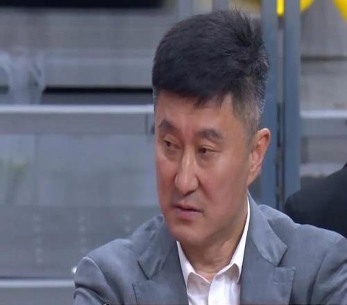 广东队主场40分惨败,杜锋脸色铁青,朱芳雨该认真上班了